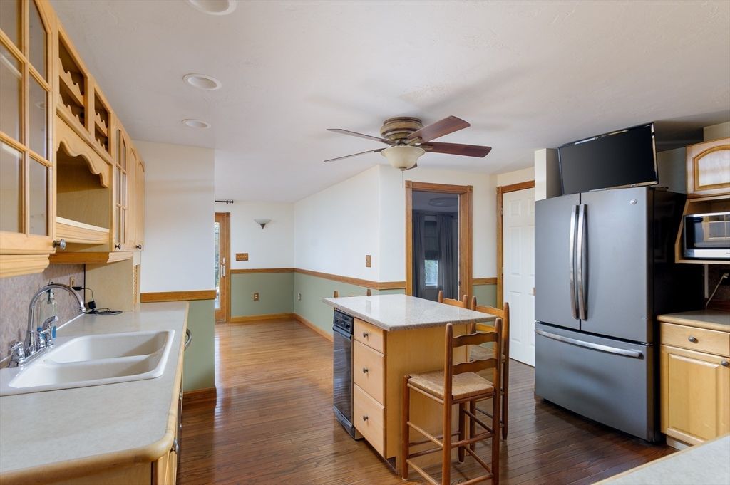 Interior, Kitchen, Recessed Lighting, Wood Texture Flooring