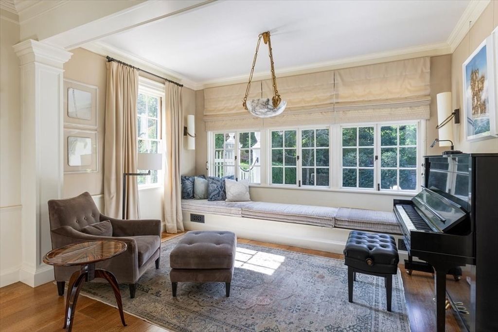 Interior, Living room, Pendant Lights, Piano, Wood Texture Flooring