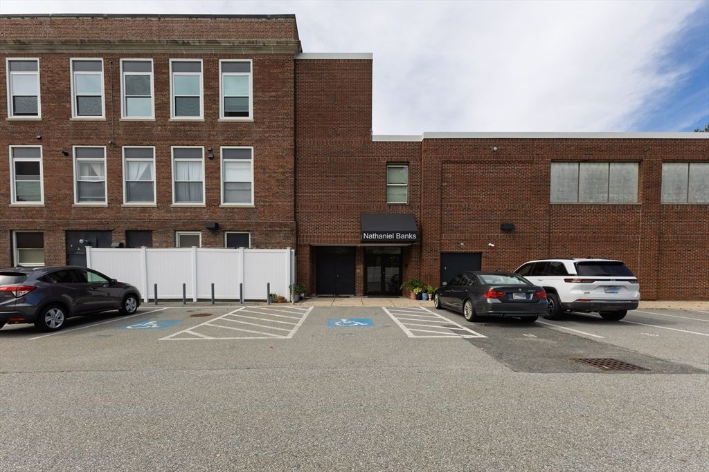 Exterior, Facade, Brick Facade, Rowhouse