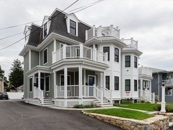 Exterior, Facade, Queen Anne Victorian