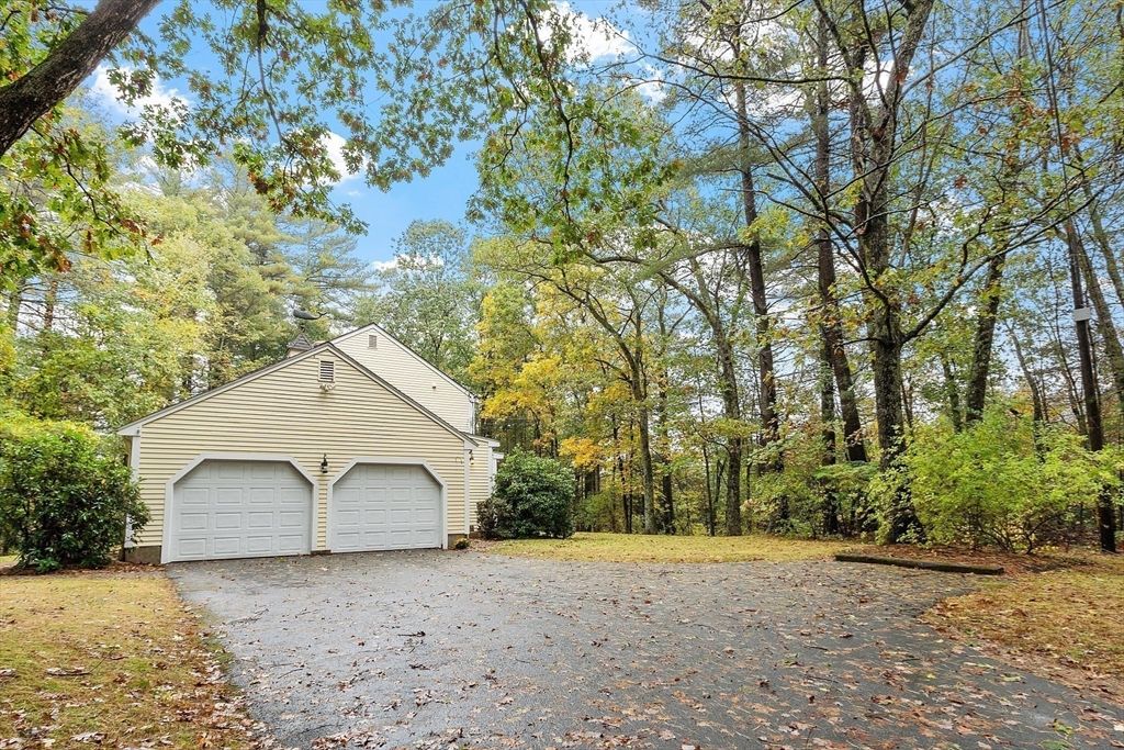 Detached Garage, Exterior