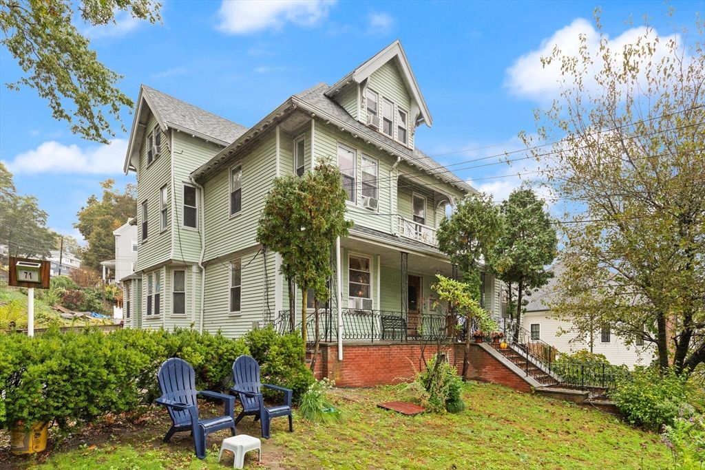 Backyard, Exterior, Facade, Queen Anne Victorian