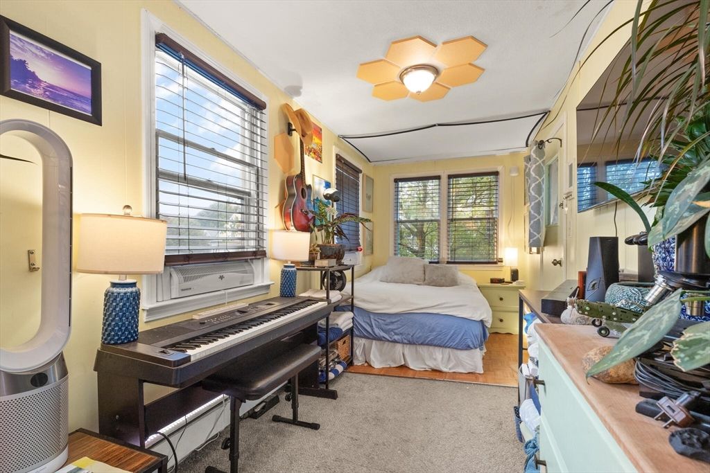 Bedroom, Interior, Piano