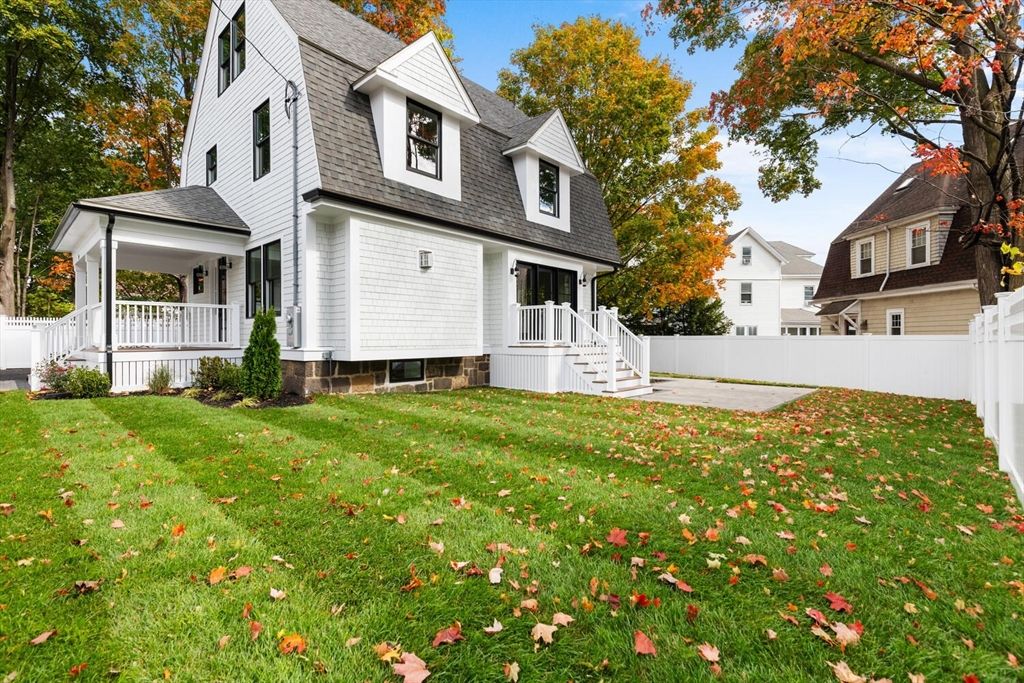 Exterior, Facade, Cape Cod