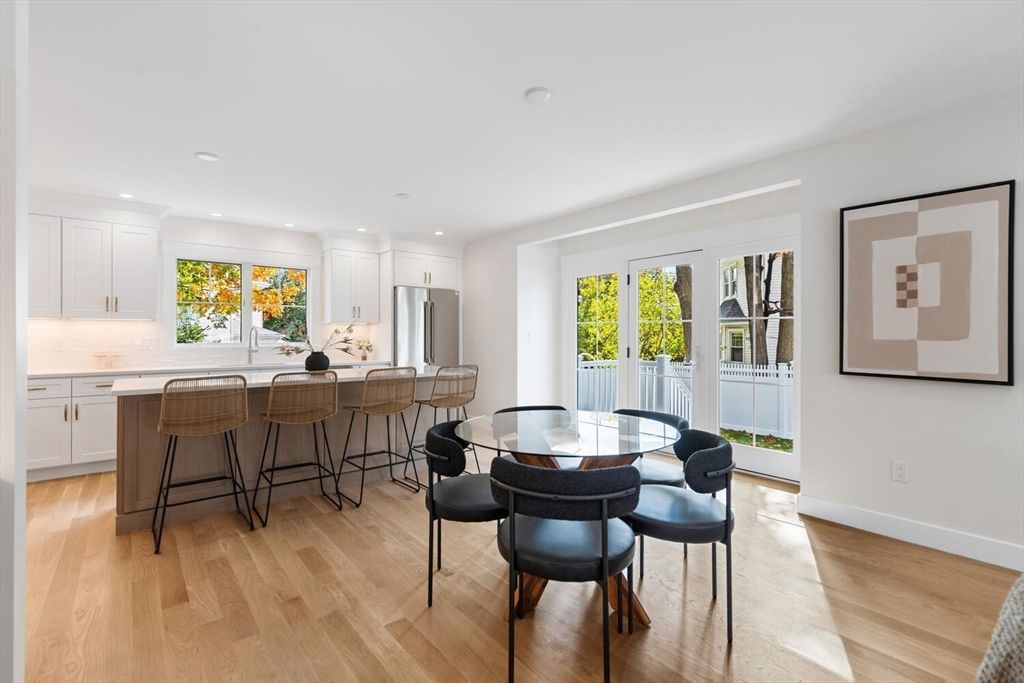 Dining room, Interior, Kitchen, Recessed Lighting, Wood Texture Flooring