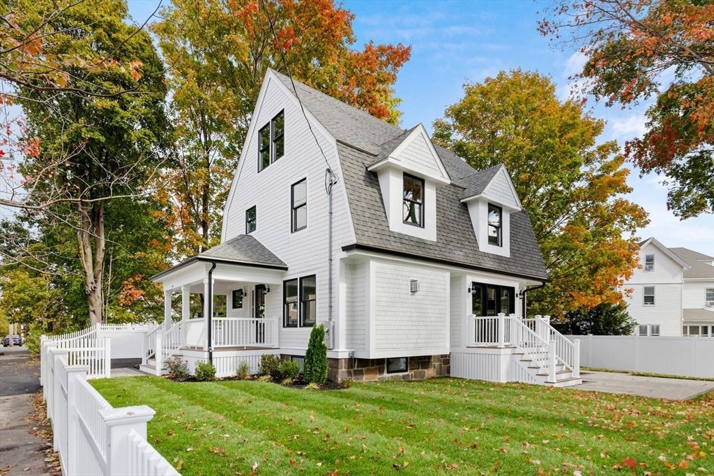 Exterior, Facade, Farmhouse