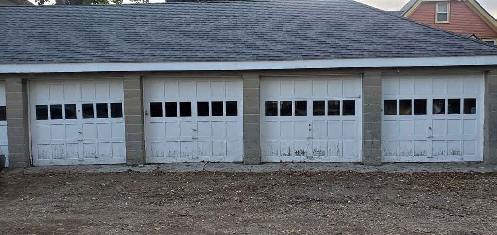 Detached Garage, Exterior