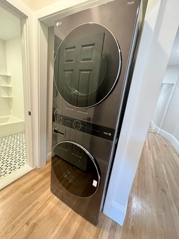 Interior, Kitchen, Utility Closets, Washer, Wood Texture Flooring