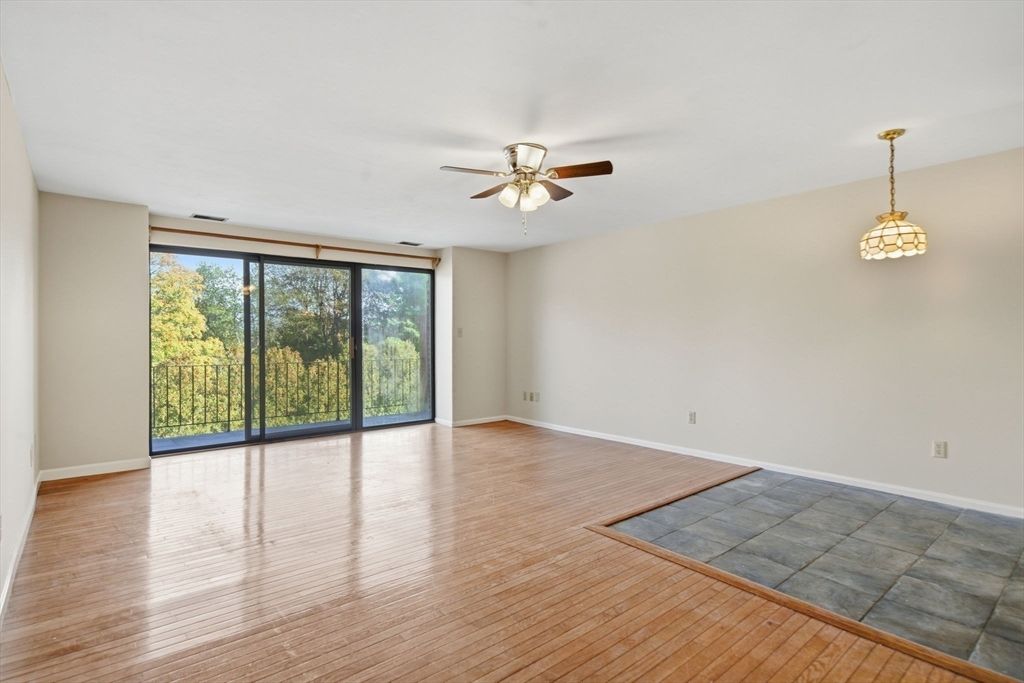Empty room, Interior, Pendant Lights, Wood Texture Flooring