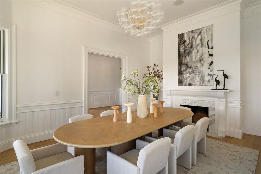 Chandelier, Dining room, Fireplace, Interior, Wood Texture Flooring