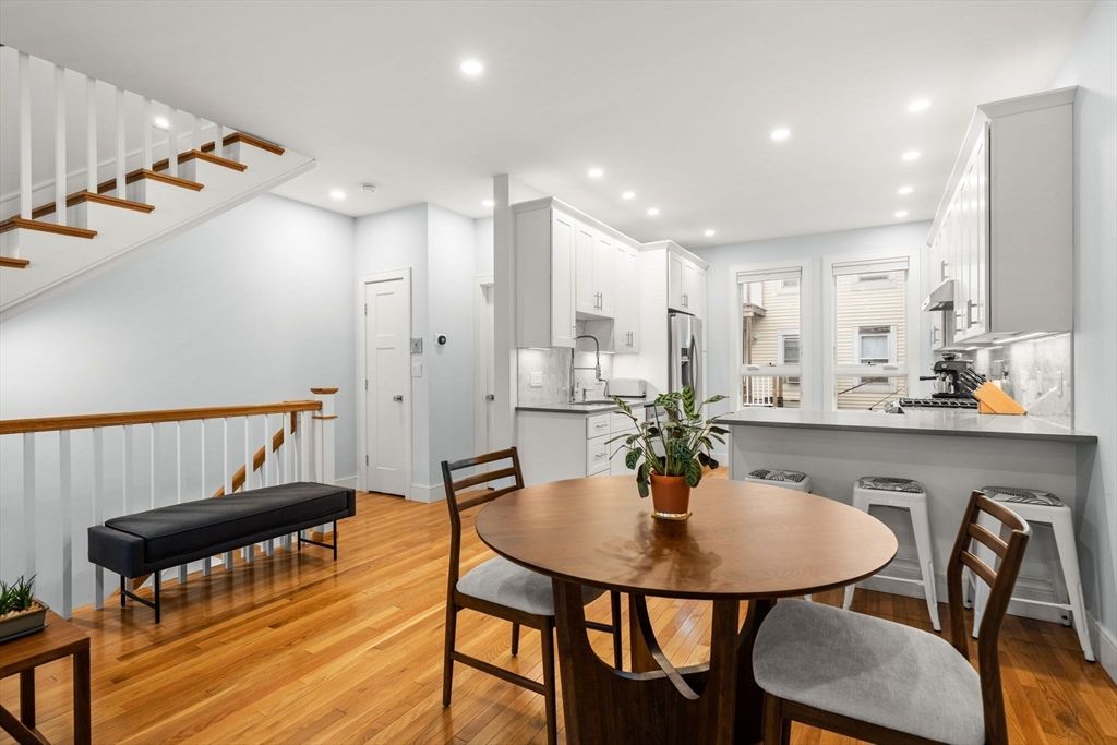Dining room, Interior, Kitchen, Recessed Lighting, Wood Texture Flooring