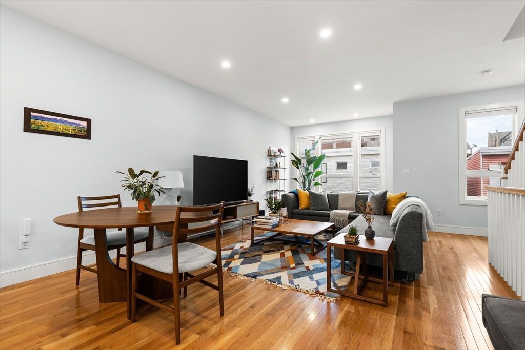 Dining room, Interior, Living room, Recessed Lighting, Wood Texture Flooring
