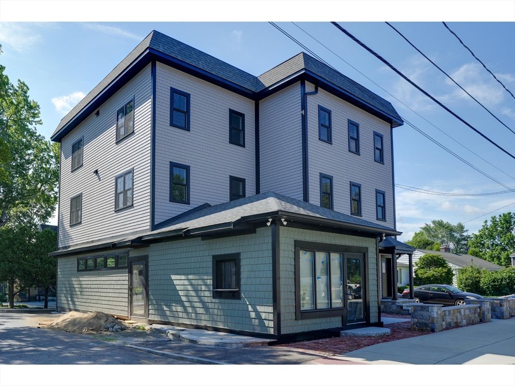 Attached, Exterior, Facade, Rowhouse