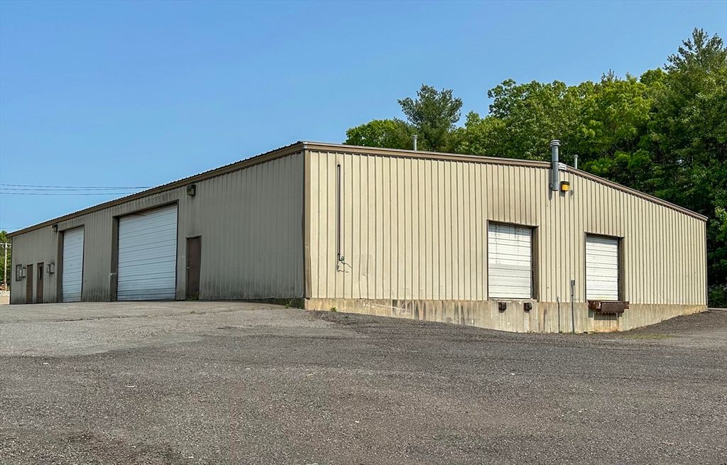 Detached Garage, Exterior