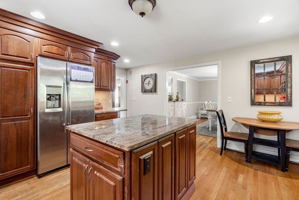 Dining room, Interior, Kitchen, Recessed Lighting, Stainless Steel Appliances, Wood Texture Flooring