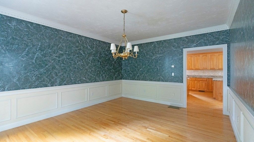 Empty room, Interior, Pendant Lights, Wood Texture Flooring