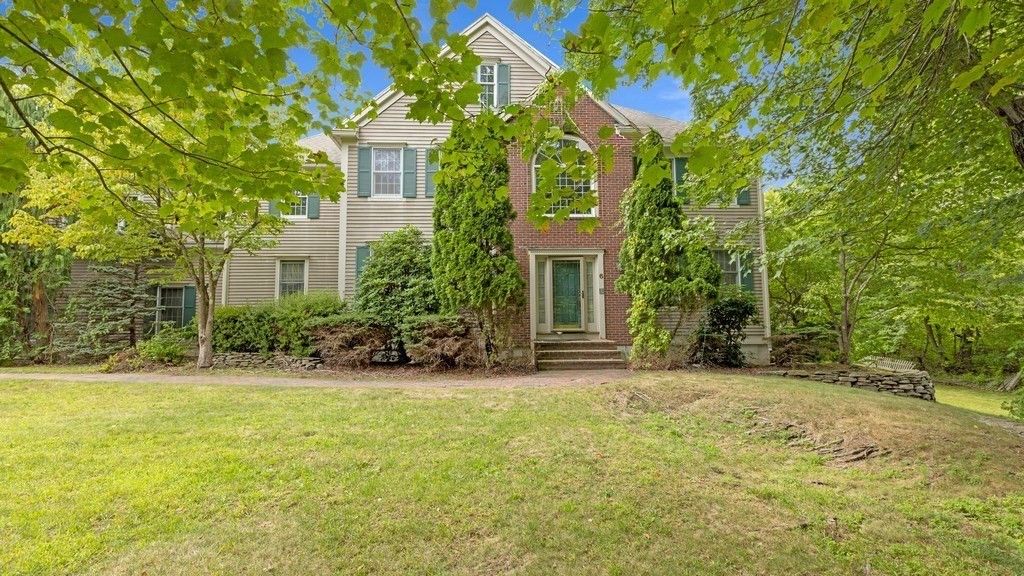 Backyard, Exterior, Facade, Brick Facade, Queen Anne Victorian
