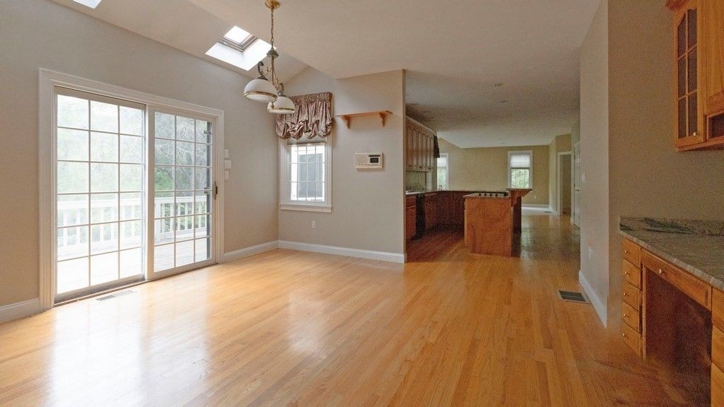 Chandelier, Empty room, Interior, Wood Texture Flooring
