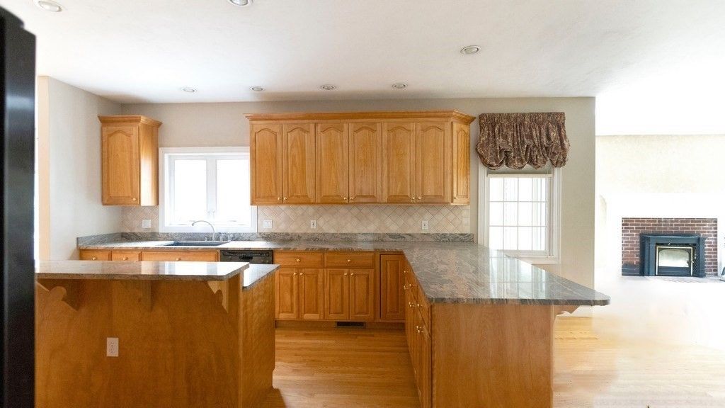 Fireplace, Interior, Kitchen, Recessed Lighting, Wood Texture Flooring