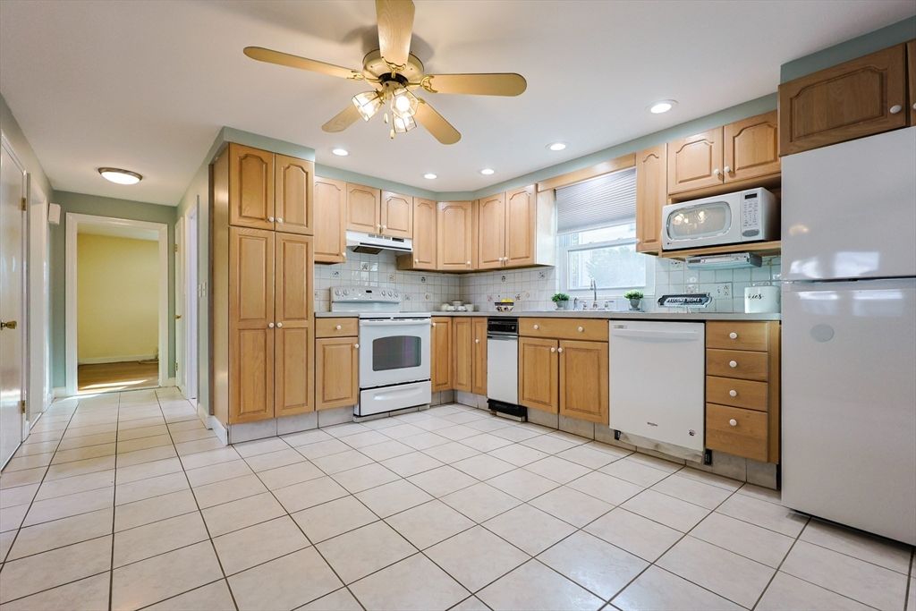 Interior, Kitchen, Recessed Lighting