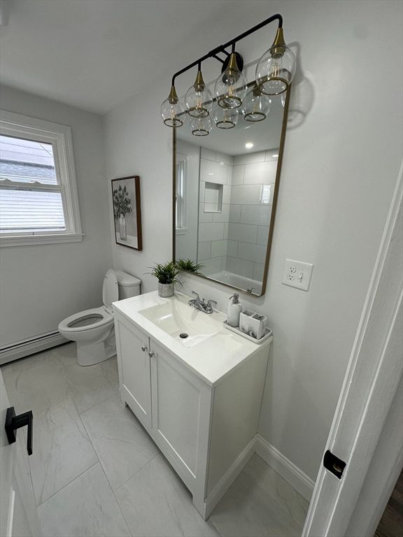 Bathroom, Interior, Marble, Recessed Lighting