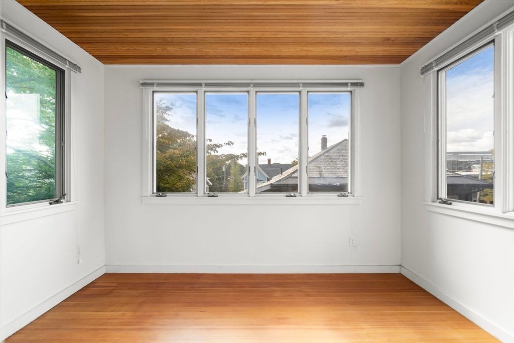 Empty room, Interior, Wooden Ceilings, Wood Texture Flooring