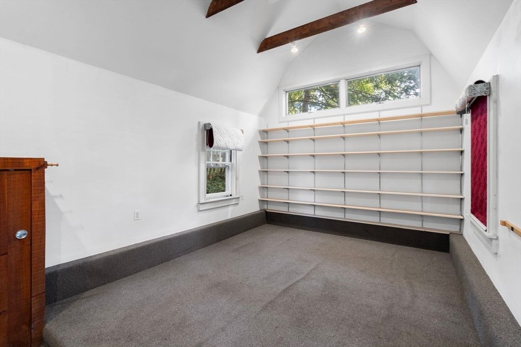 Empty room, Interior, Recessed Lighting, Wooden Beams