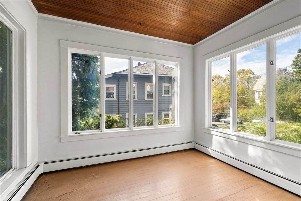 Empty room, Interior, Sun Room, Wooden Ceilings, Wood Texture Flooring