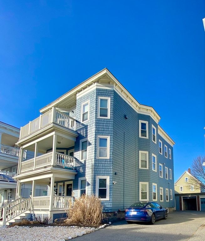 Exterior, Facade, Condo Building