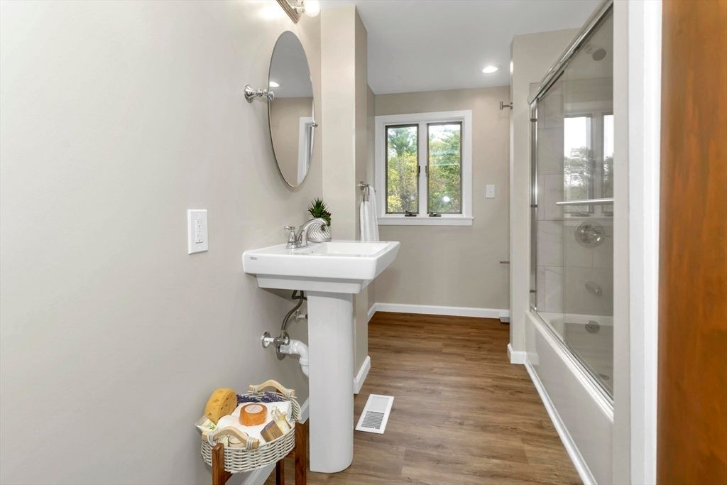 Bathroom, Interior, Recessed Lighting, Wood Texture Flooring