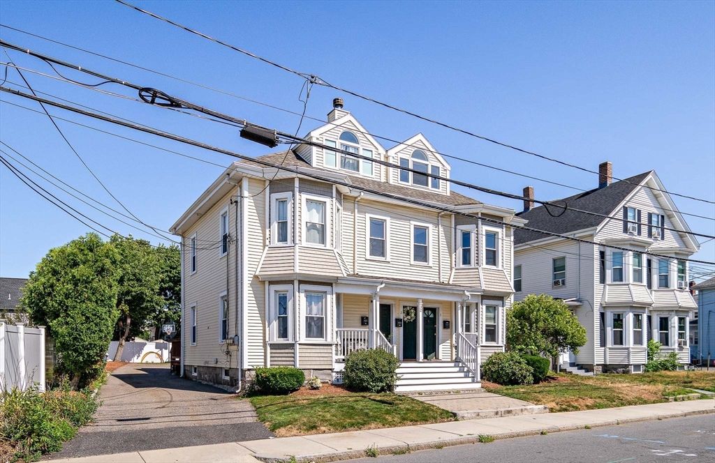 Exterior, Facade, Queen Anne Victorian