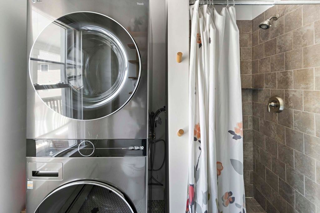 Bathroom, Interior, Utility Closets, Washer