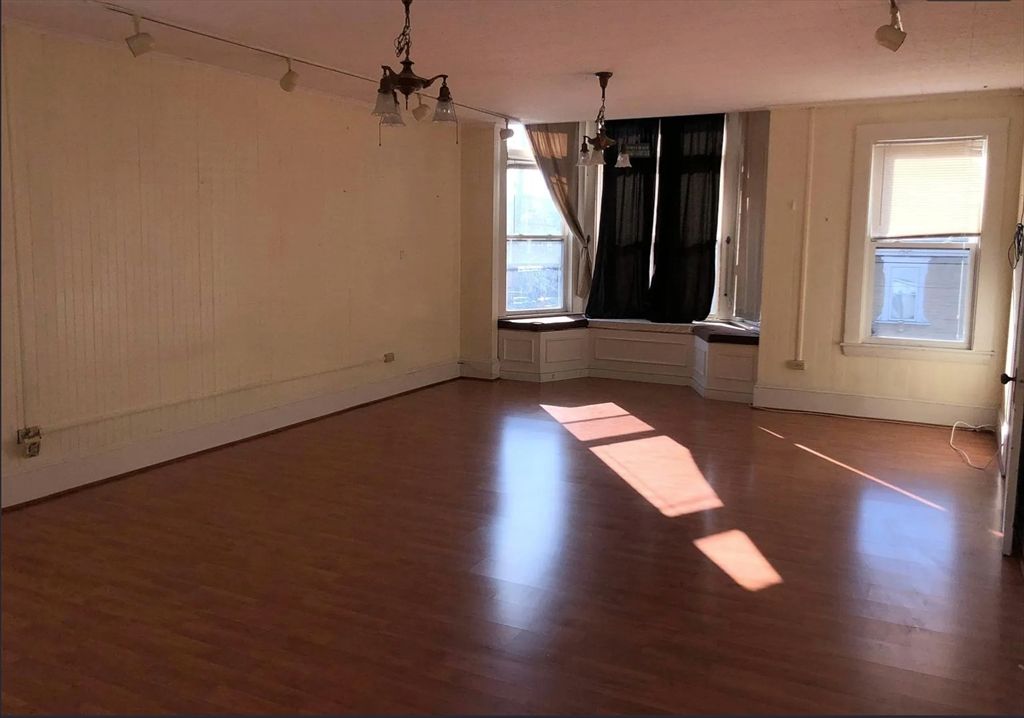 Chandelier, Empty room, Interior, Wood Texture Flooring