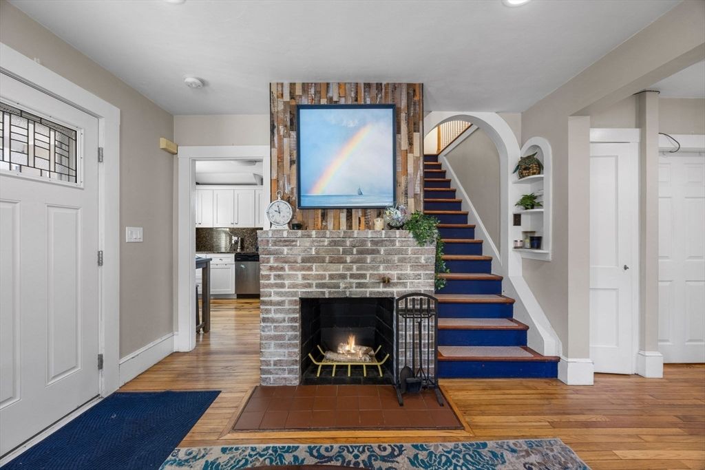 Fireplace, Interior, Kitchen, Recessed Lighting, Wood Texture Flooring