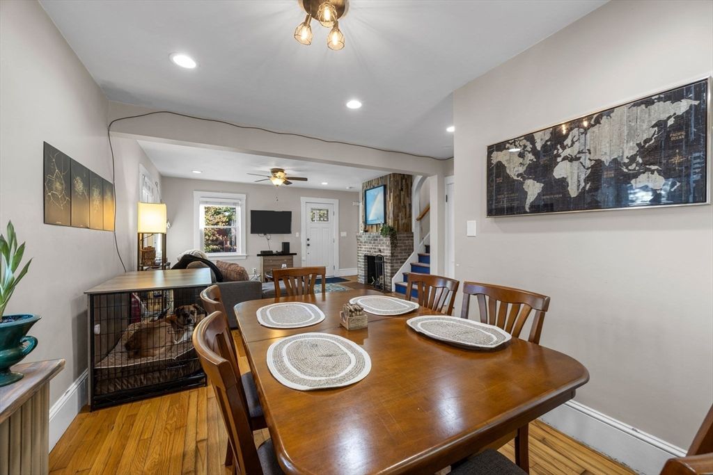 Dining room, Fireplace, Interior, Recessed Lighting, Wood Texture Flooring