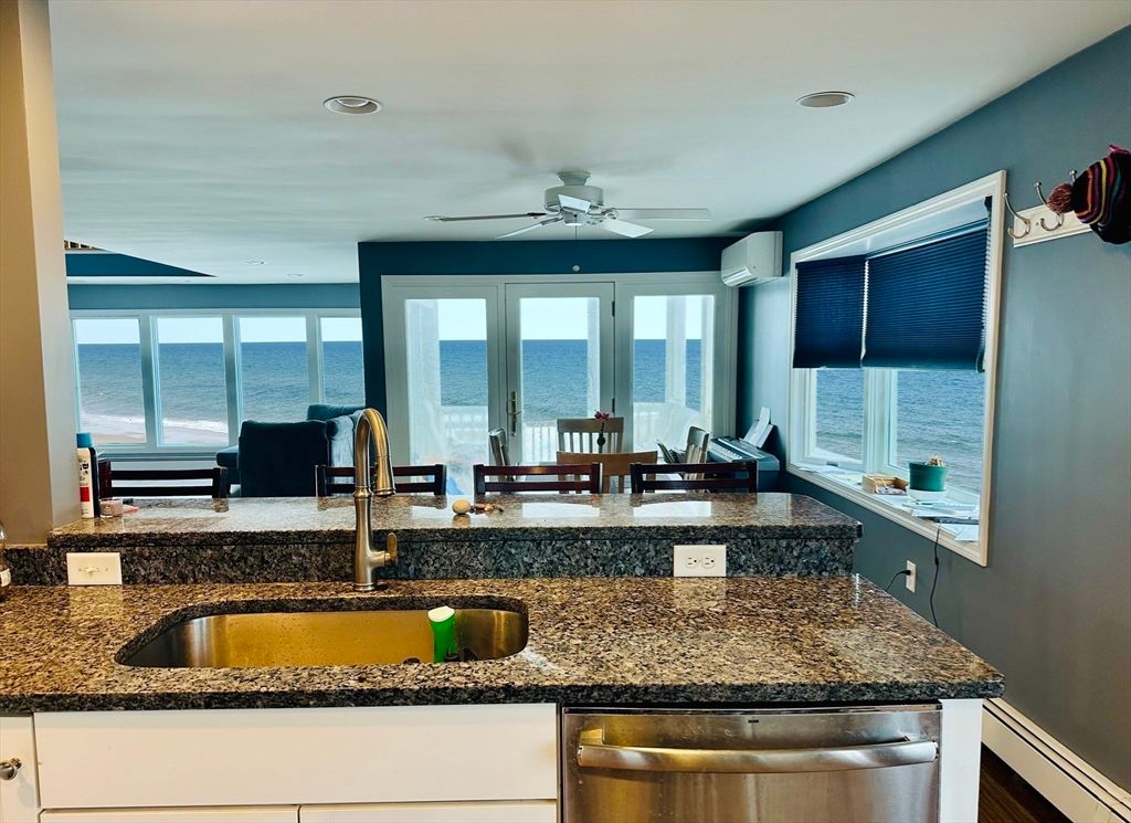 Dining room, Interior, Kitchen, Recessed Lighting, Water