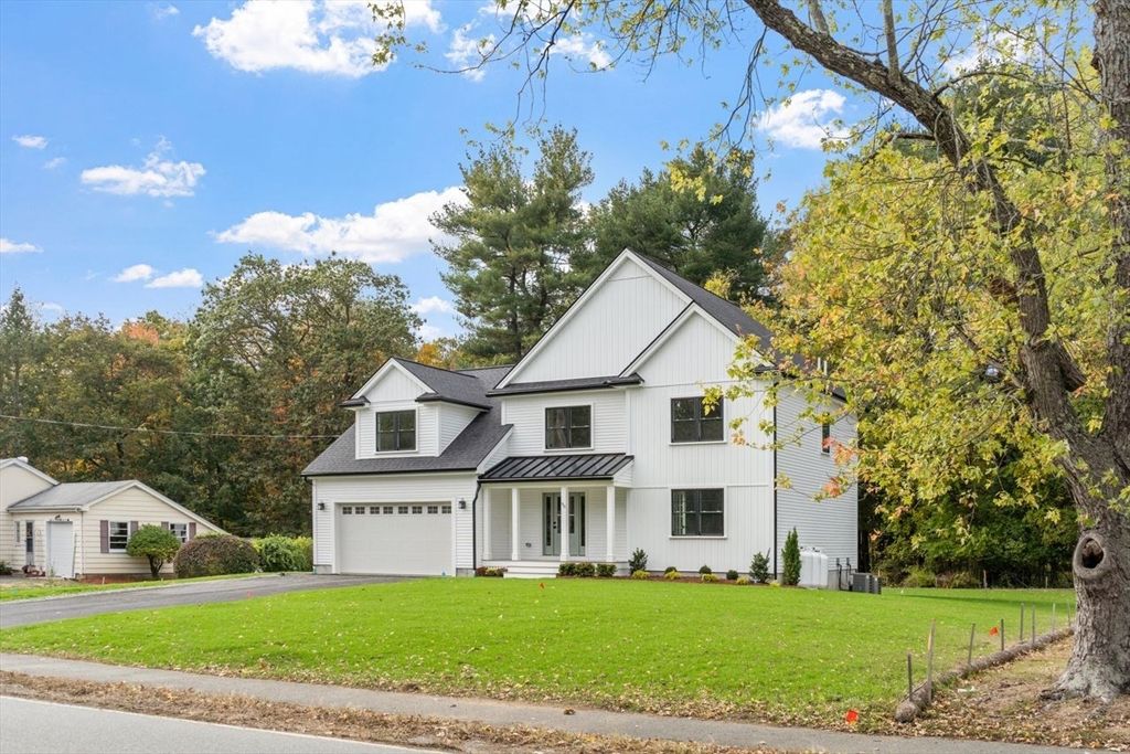 Attached, Exterior, Facade, Farmhouse
