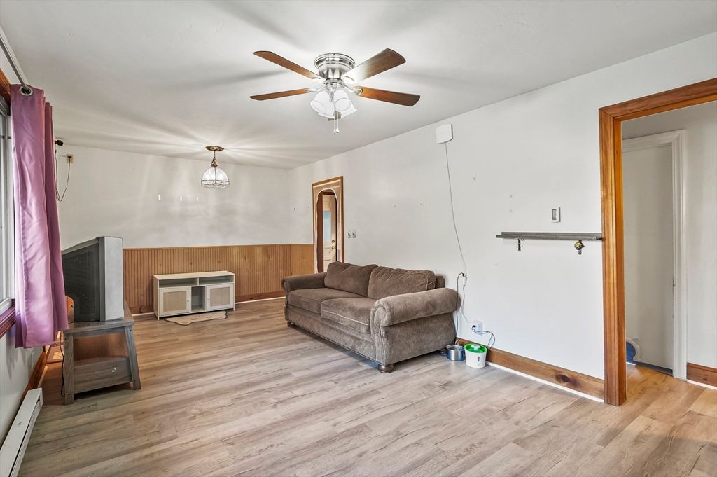 Interior, Pendant Lights, Wood Texture Flooring