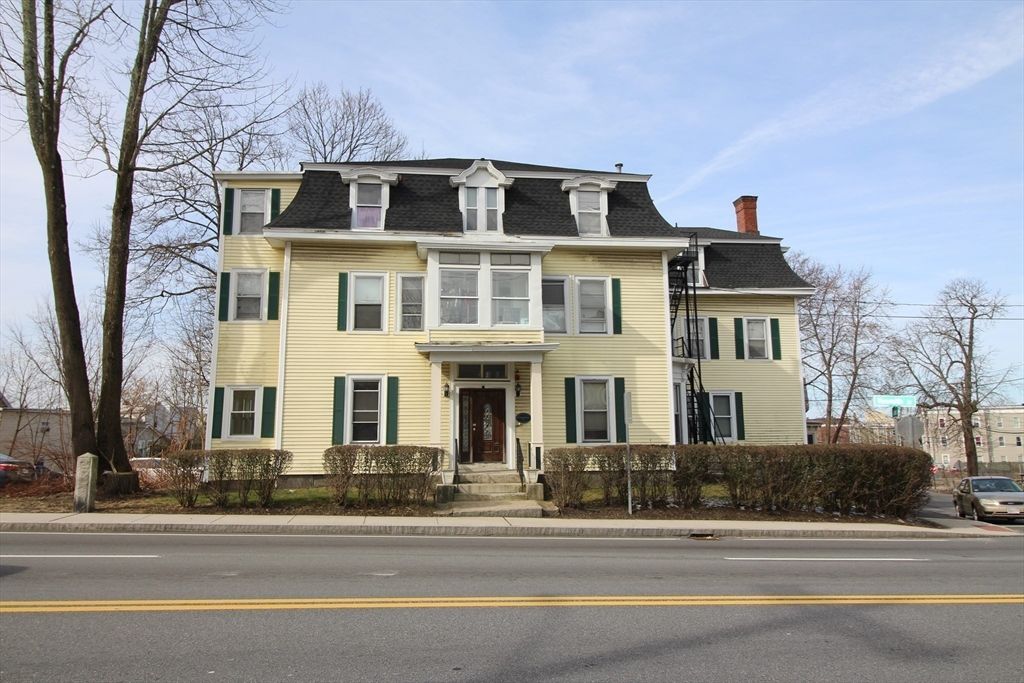 Exterior, Facade, Georgian