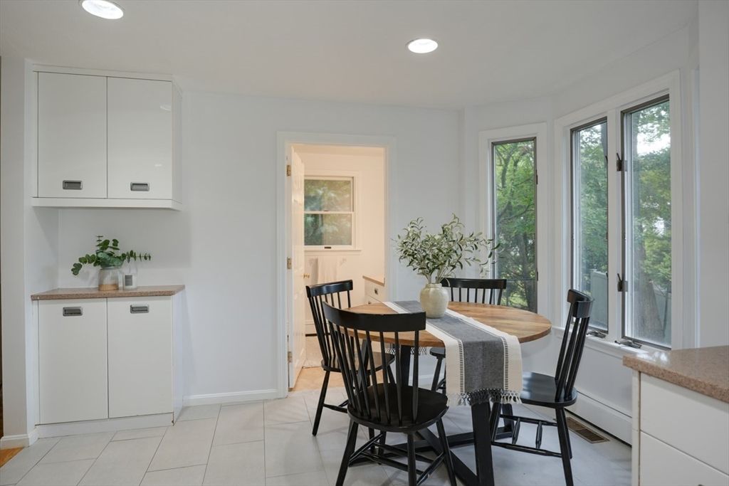 Dining room, Interior, Kitchen, Recessed Lighting