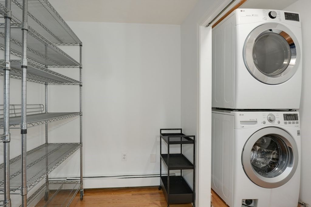 Interior, Utility Closets, Washer, Wood Texture Flooring