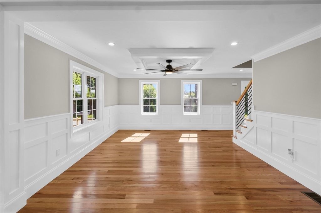 Empty room, Interior, Recessed Lighting, Wood Texture Flooring