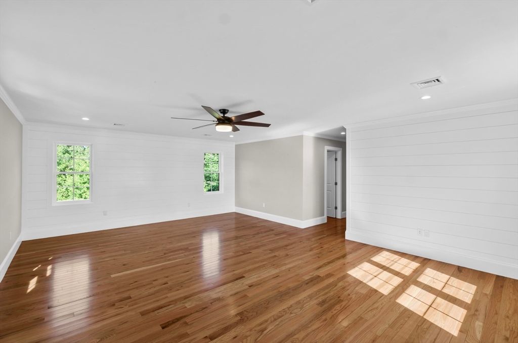Empty room, Interior, Recessed Lighting, Wood Texture Flooring