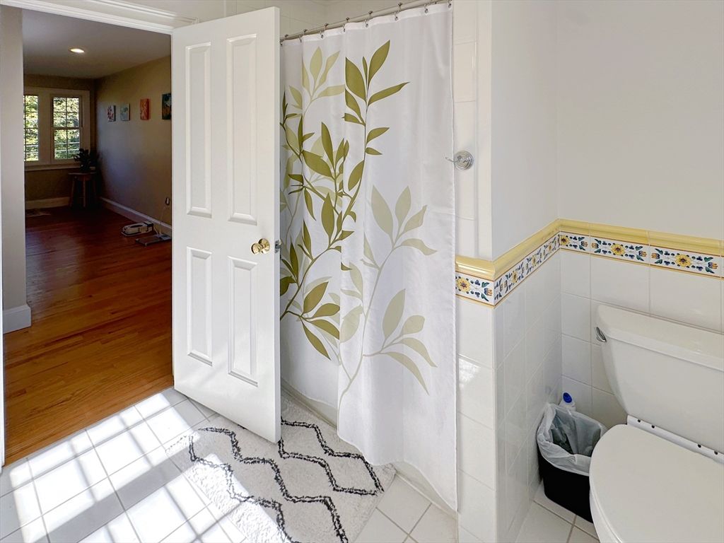 Bathroom, Interior, Recessed Lighting, Wood Texture Flooring