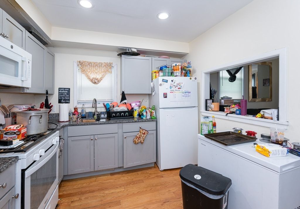 Interior, Kitchen, Recessed Lighting, Wood Texture Flooring
