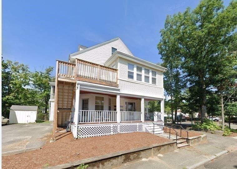 Exterior, Facade, Farmhouse