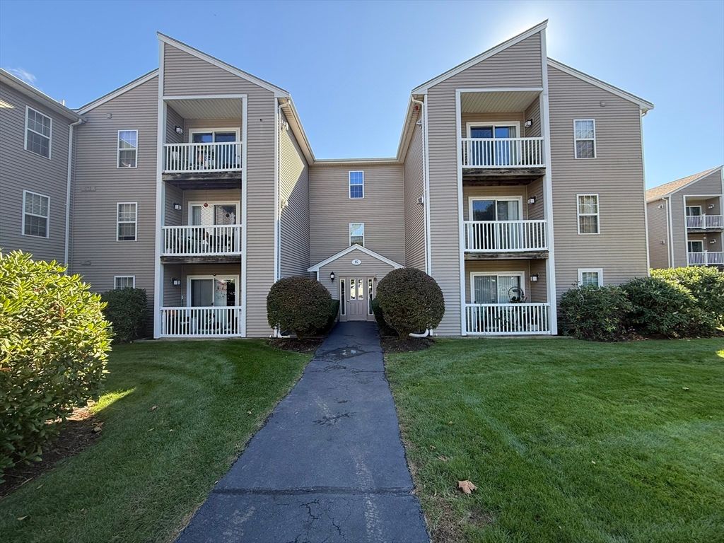 Exterior, Facade, Condo Building