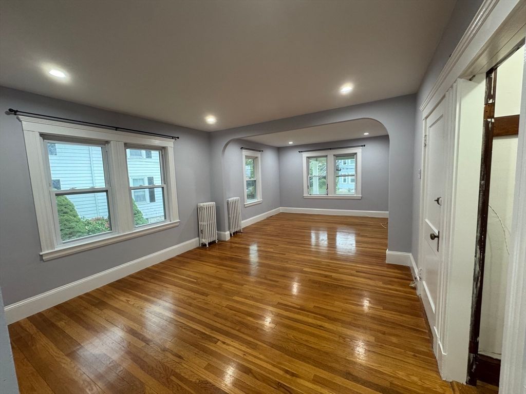 Empty room, Interior, Recessed Lighting, Wood Texture Flooring