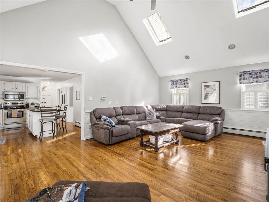 Dining room, Interior, Kitchen, Living room, Stainless Steel Appliances, Wood Texture Flooring
