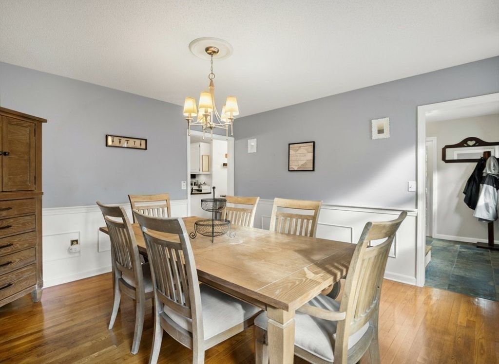 Chandelier, Dining room, Interior, Wood Texture Flooring